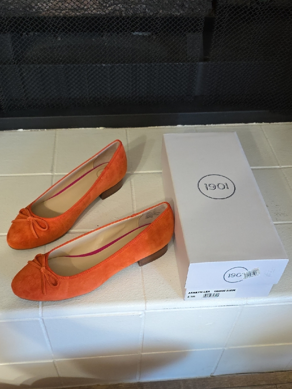 1901 Women's Orange Suede Bow Ballet Flats